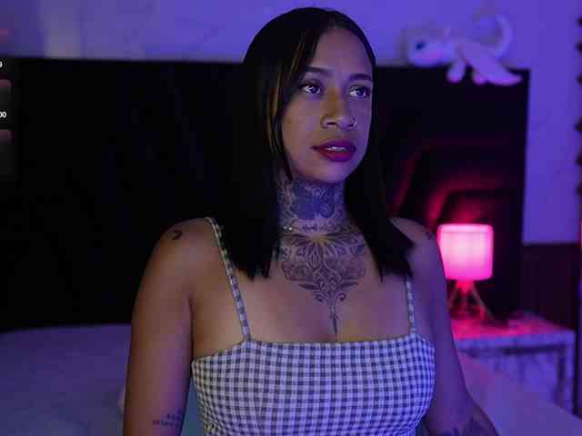 hollyvega webcam