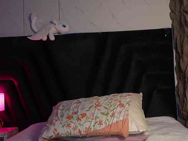 hollyvega webcam