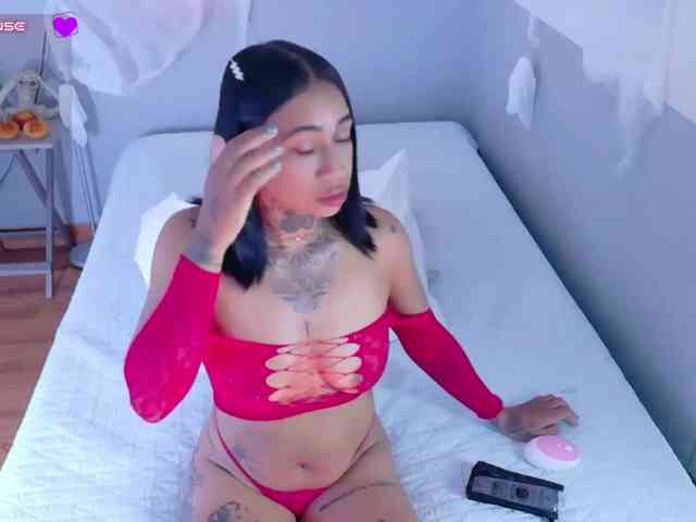 hollyvega
