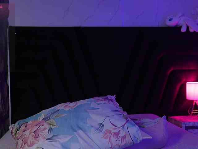 hollyvega webcam