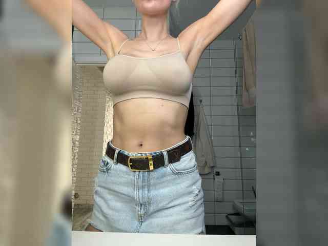 AlisaSecret webcam
