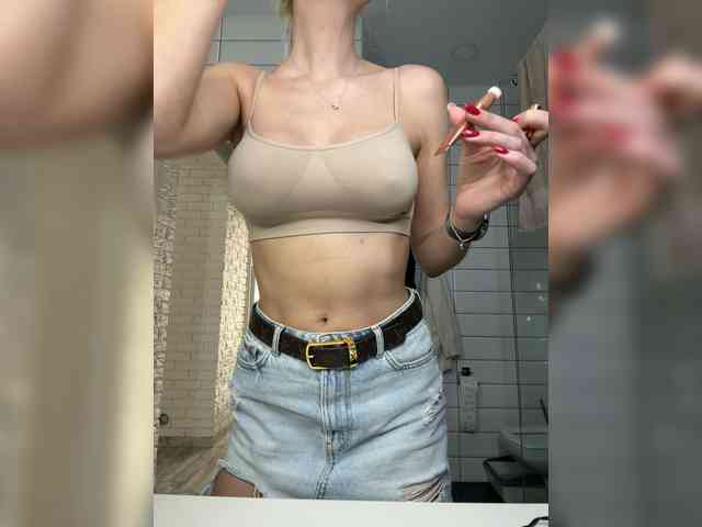 AlisaSecret webcam