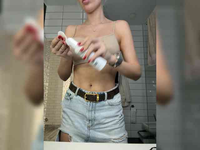 AlisaSecret webcam