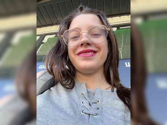 FunnyBanny0312 webcam