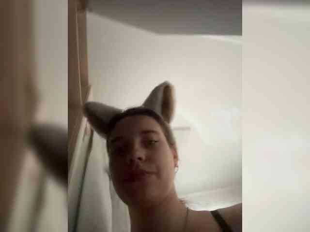 FunnyBanny0312 webcam