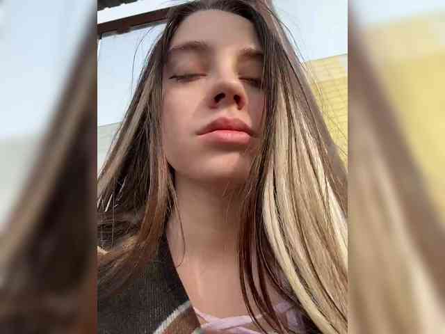 FunnyBanny0312 webcam