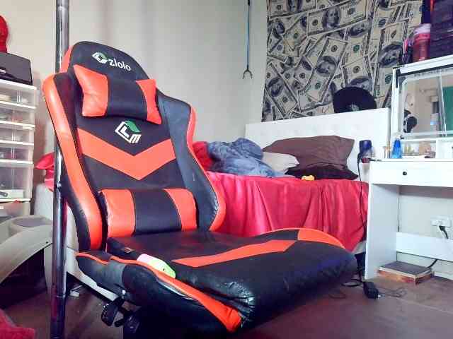 SummerCanBeBought webcam