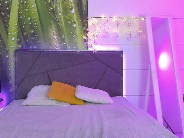 HollyTaillor live cam on BongaCams