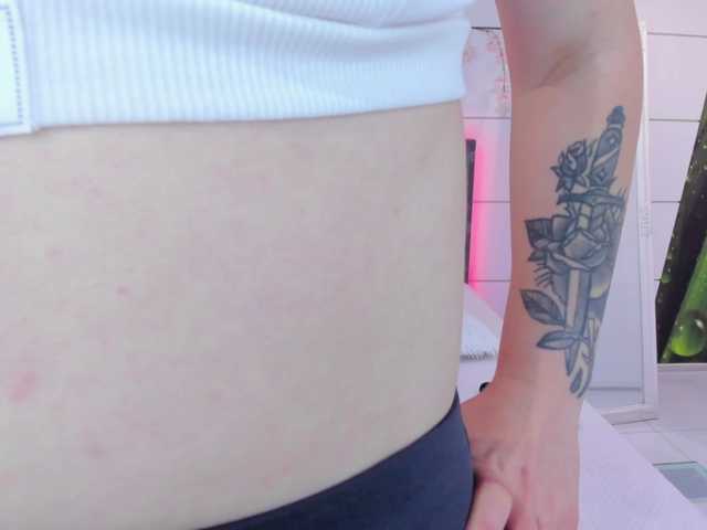 HollyTaillor live cam on BongaCams