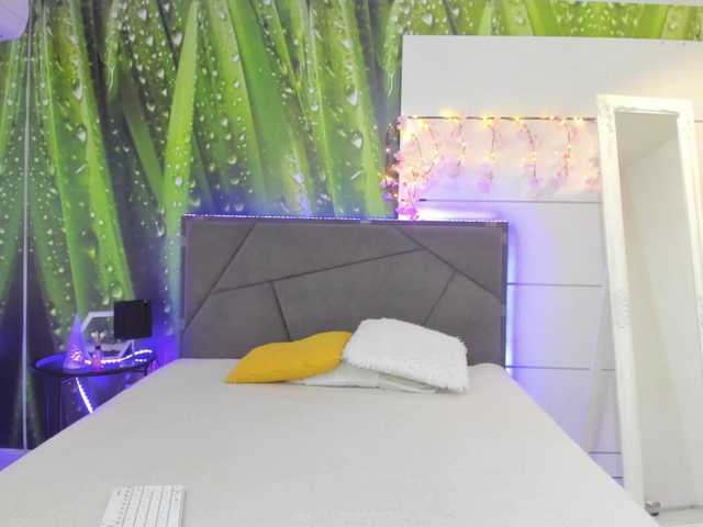 HollyTaillor live cam on BongaCams