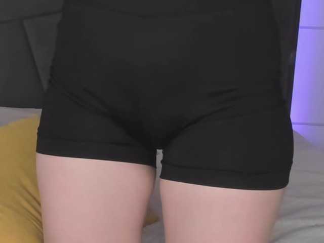 HollyTaillor's BongaCams show and profile