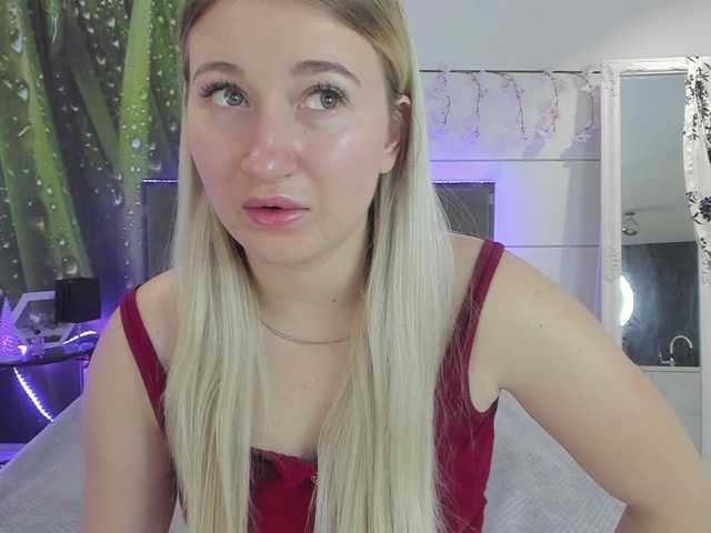 HollyTaillor live cam on BongaCams
