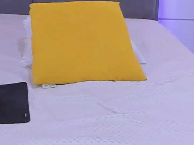 HollyTaillor live cam on BongaCams