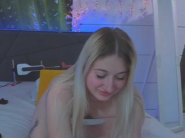 HollyTaillor Live Cam on BongaCams