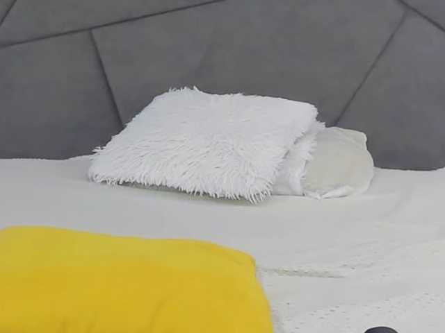 HollyTaillor live cam on BongaCams