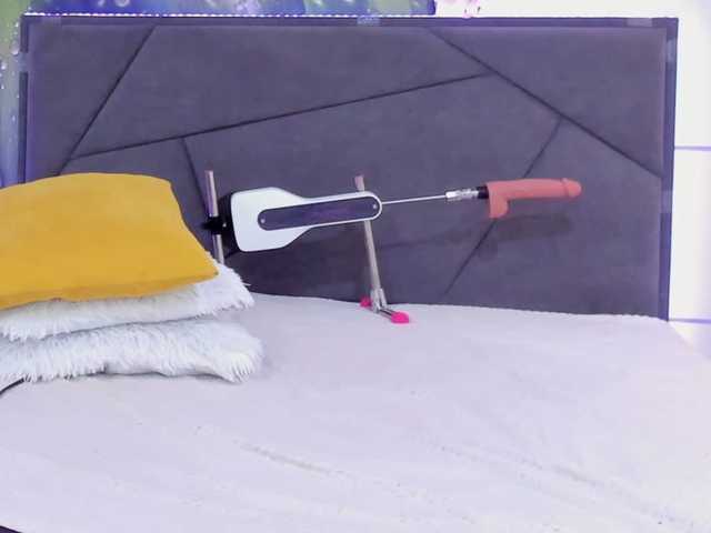 HollyTaillor live cam on BongaCams
