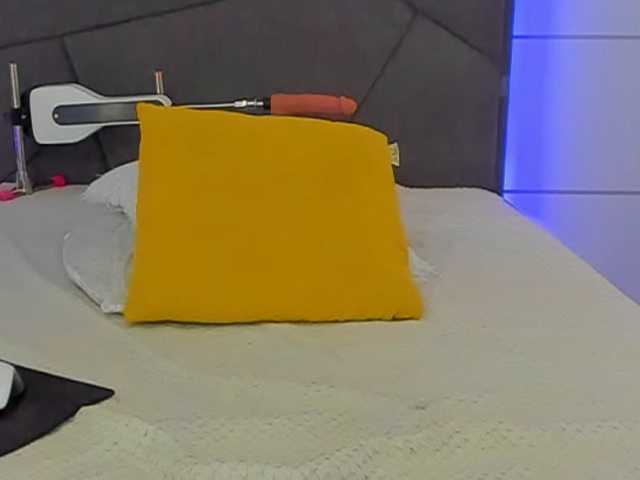 HollyTaillor live webcam show