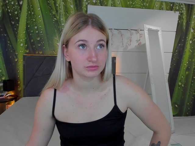 HollyTaillor live webcam show