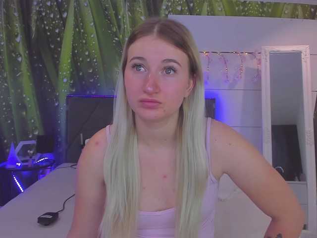 HollyTaillor live cam preview