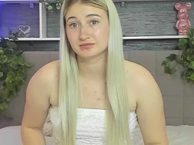 HollyTaillor live cam on BongaCams