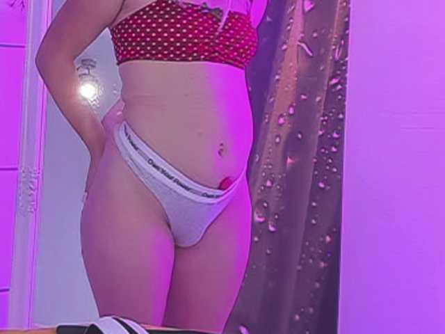 HollyTaillor live cam on BongaCams