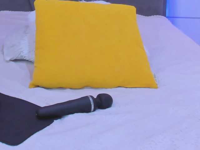HollyTaillor live cam on BongaCams