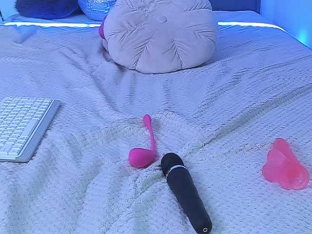 HollyTaillor live cam on BongaCams