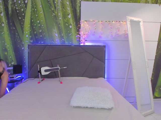 HollyTaillor live cam on BongaCams