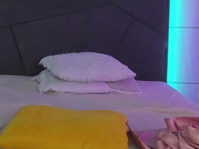 HollyTaillor live cam on BongaCams