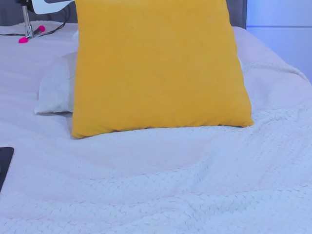 HollyTaillor live cam on BongaCams