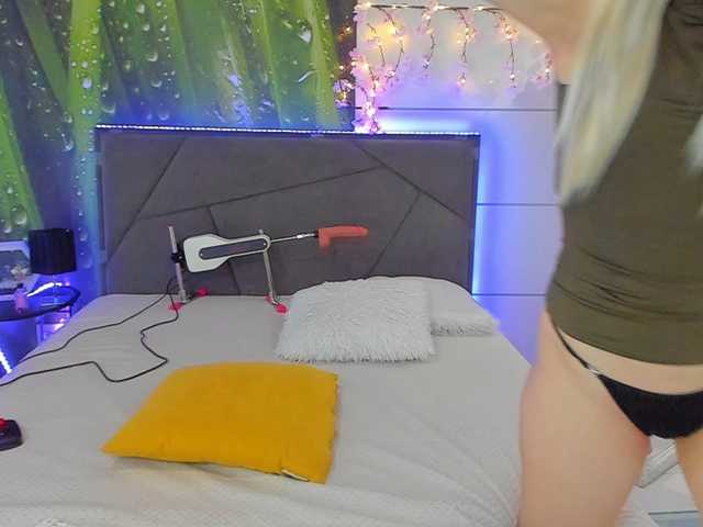 HollyTaillor live webcam show