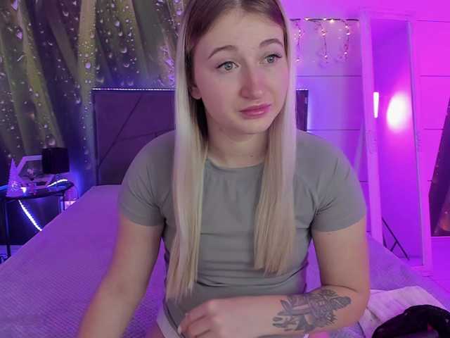 HollyTaillor live cam on BongaCams