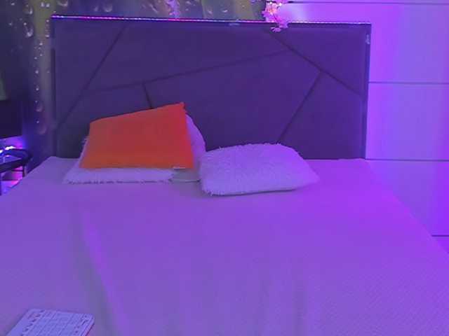HollyTaillor live cam