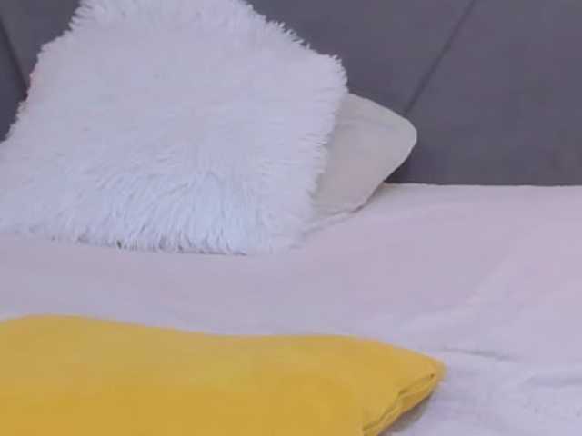 HollyTaillor live cam