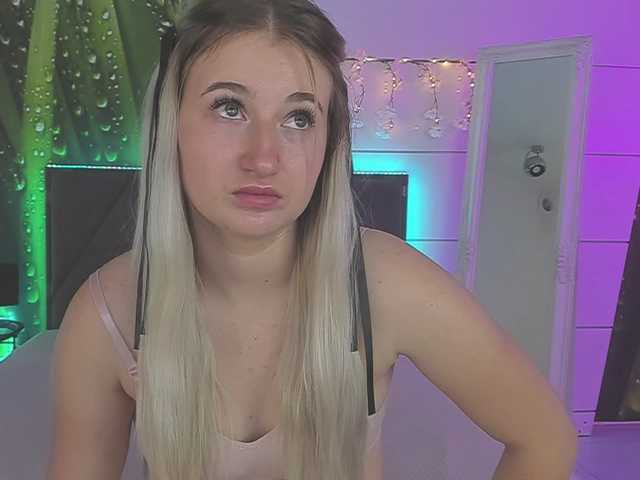 HollyTaillor live cam on BongaCams