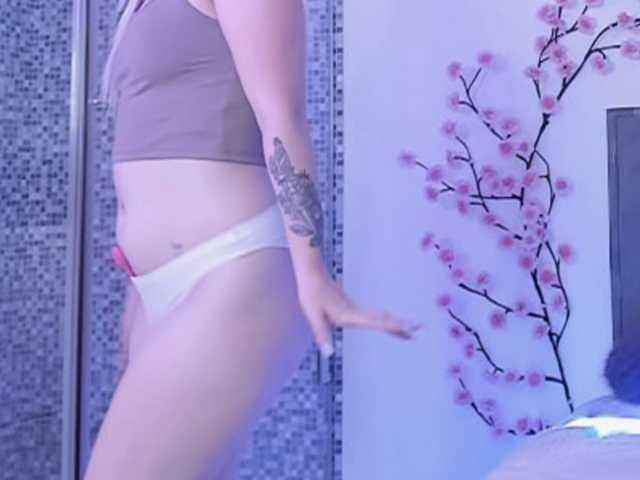 HollyTaillor live cam on BongaCams