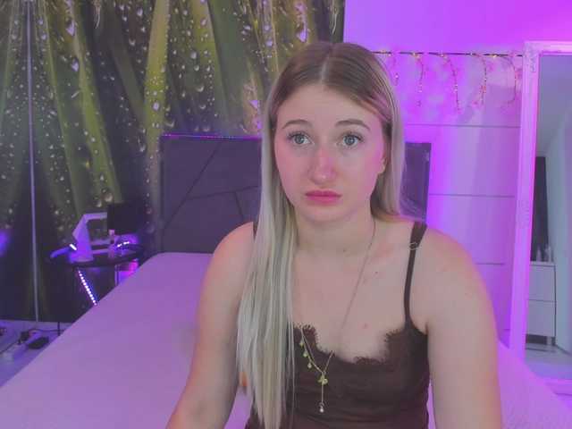 HollyTaillor live cam on BongaCams