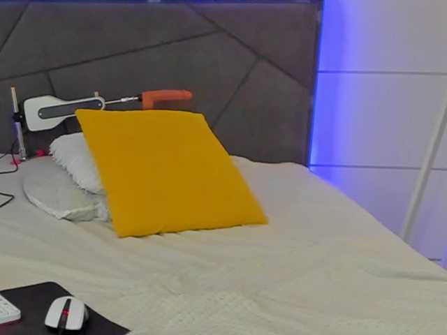 HollyTaillor live webcam show