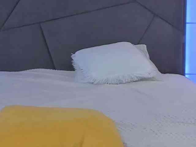 HollyTaillor webcam