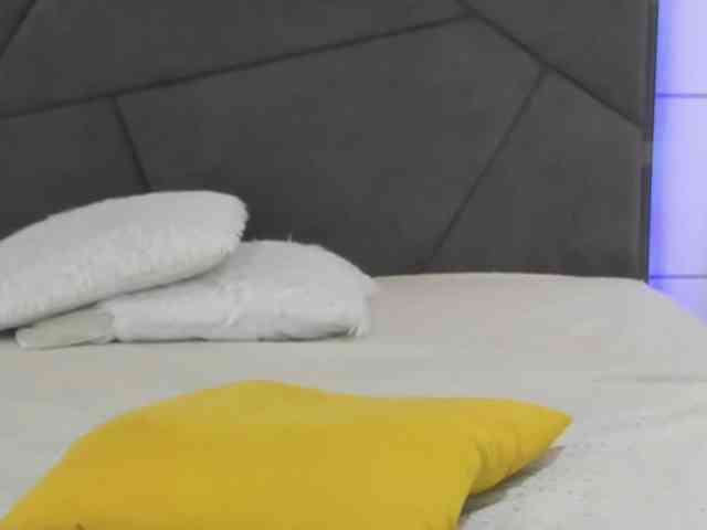 HollyTaillor webcam