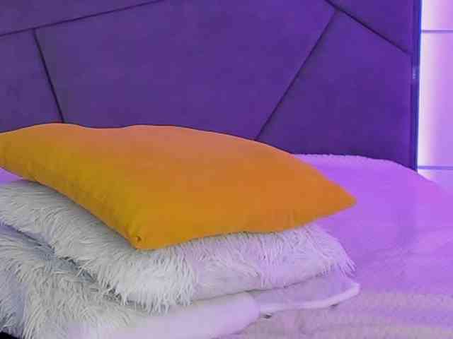 HollyTaillor webcam
