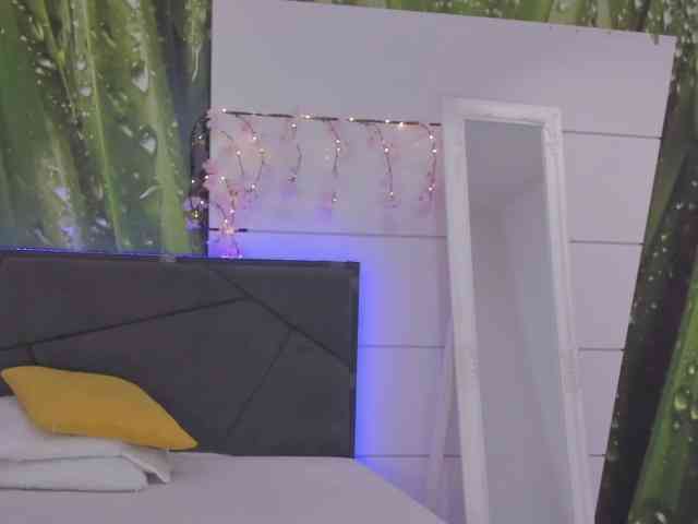 HollyTaillor webcam