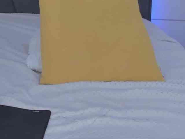 HollyTaillor webcam