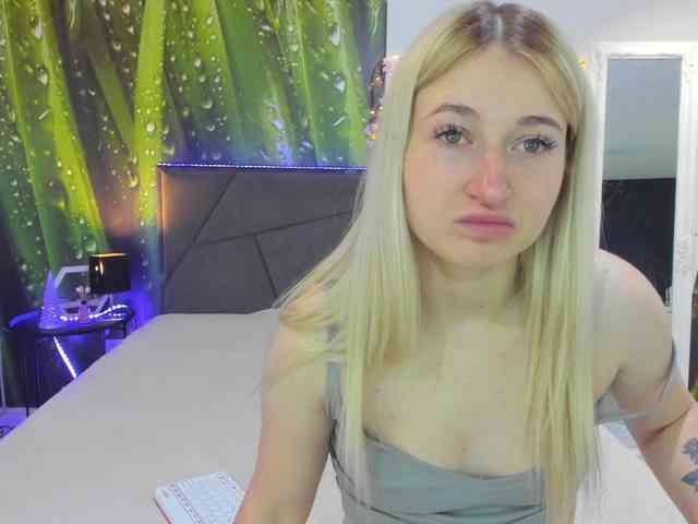 HollyTaillor webcam