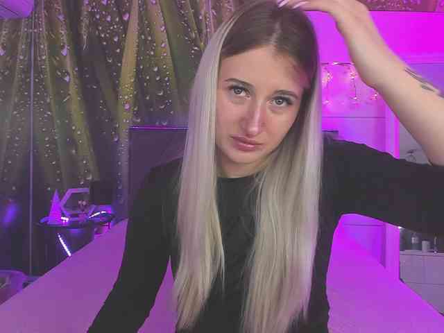 HollyTaillor webcam