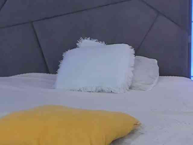 HollyTaillor webcam