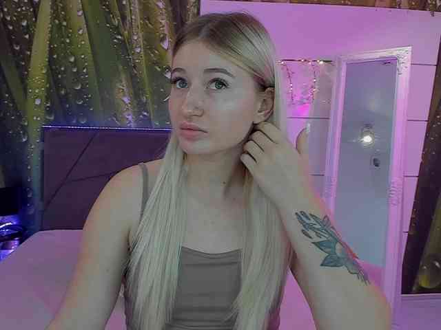 HollyTaillor webcam