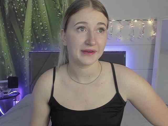 HollyTaillor's webcam live show