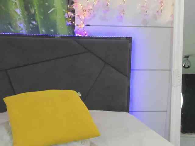 HollyTaillor webcam