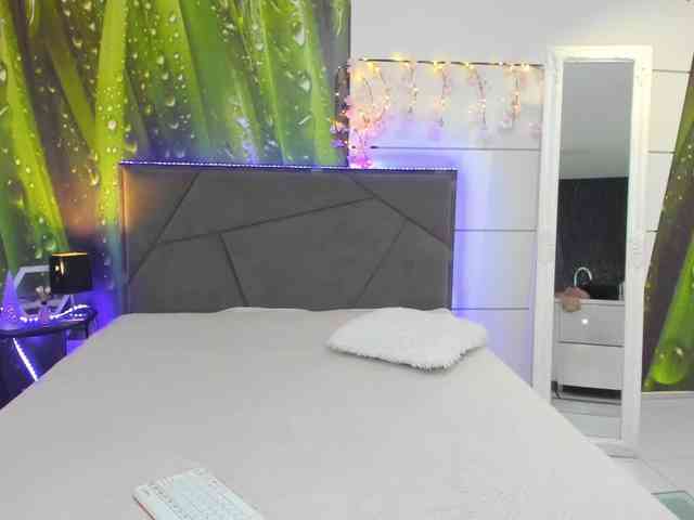 HollyTaillor webcam